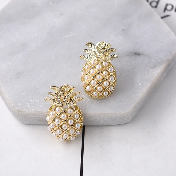 Jewelry - 'Make the Cut' Pineapple Pearl Bead Accent Earring
